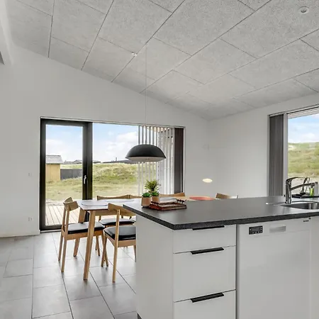 Holiday home 3 Bedroom Awesome In Hvide Sande Bjerregard