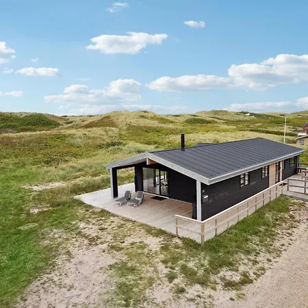 3 Bedroom Awesome In Hvide Sande Bjerregard