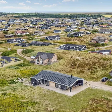 Holiday home 3 Bedroom Awesome In Hvide Sande Bjerregard